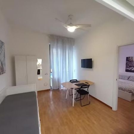 Ferienwohnung Bilocale Al Nolo, Metropolitana Mm1 Pasteur Mailand Exterior foto